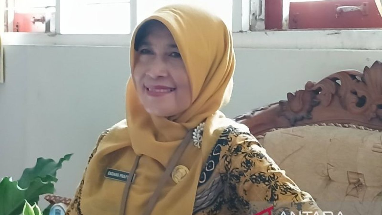 Disperinaker Temanggung laporkan tiga pelatihan di BLK telah selesai menggunakan dana APBN, sementara lima pelatihan lain masih menunggu keputusan pemerintah pusat.