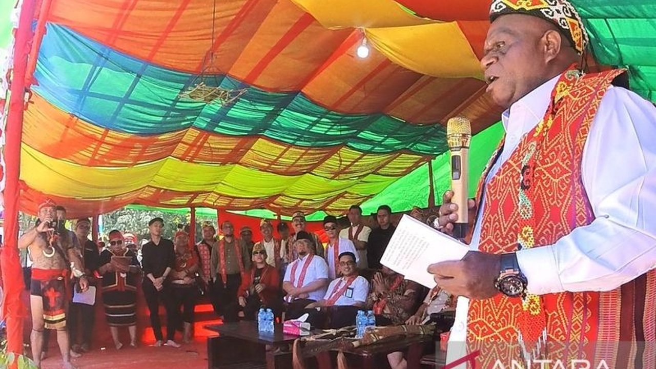 Menteri HAM, Natalius Pigai, menyatakan dukungan penuh terhadap pengesahan RUU Masyarakat Adat untuk melindungi hak dan budaya masyarakat adat Indonesia.