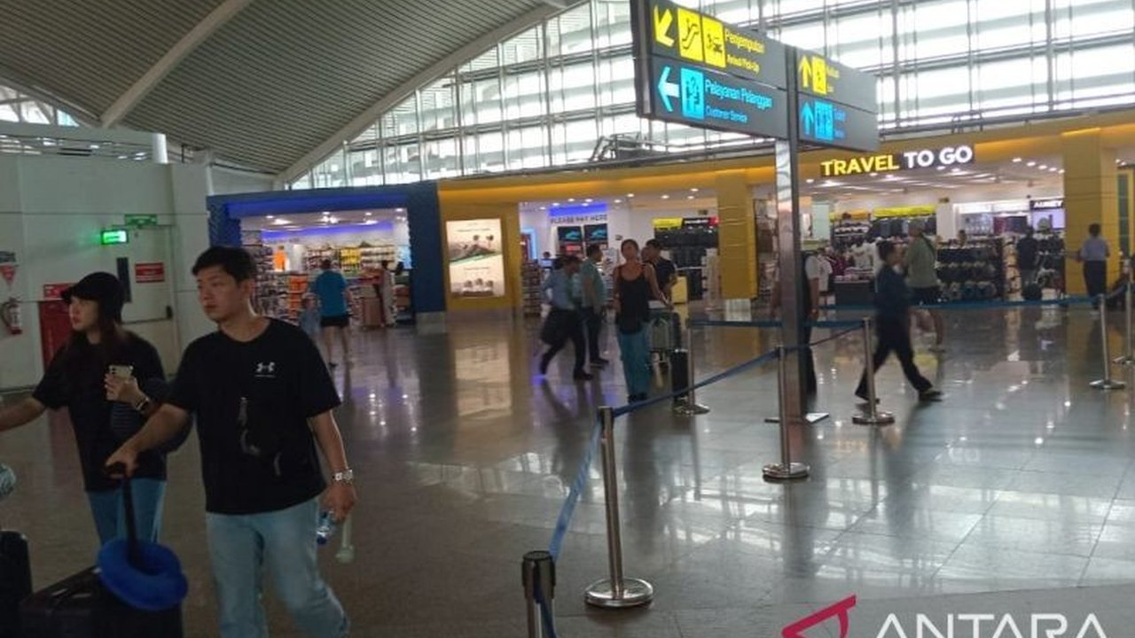 Bandara I Gusti Ngurah Rai kembali beroperasi normal setelah sempat ditutup selama tiga jam akibat kendala teknis pada pesawat Airfast, mengakibatkan penundaan sejumlah penerbangan.