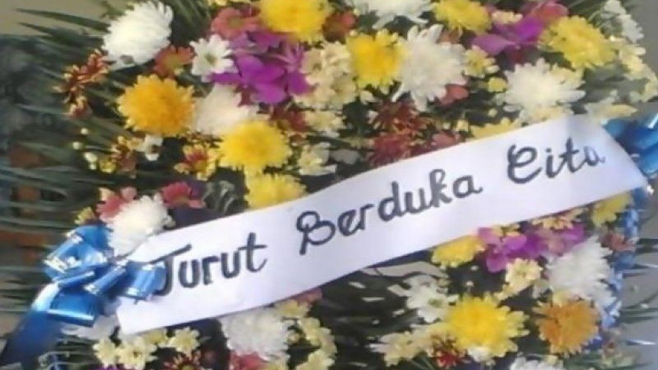 Mantan gelandang Timnas Indonesia era 1960-an hingga 1970-an, Junaidi Abdillah, meninggal dunia pada Sabtu di Jakarta, meninggalkan jejak karier gemilang bersama Timnas dan klub-klub ternama.