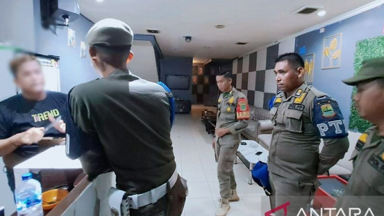 Satuan Polisi Pamong Praja (Satpol PP) Kabupaten Karawang meningkatkan pengawasan terhadap tempat hiburan malam (THM) yang beroperasi selama Ramadhan, merespon surat edaran Bupati Karawang.