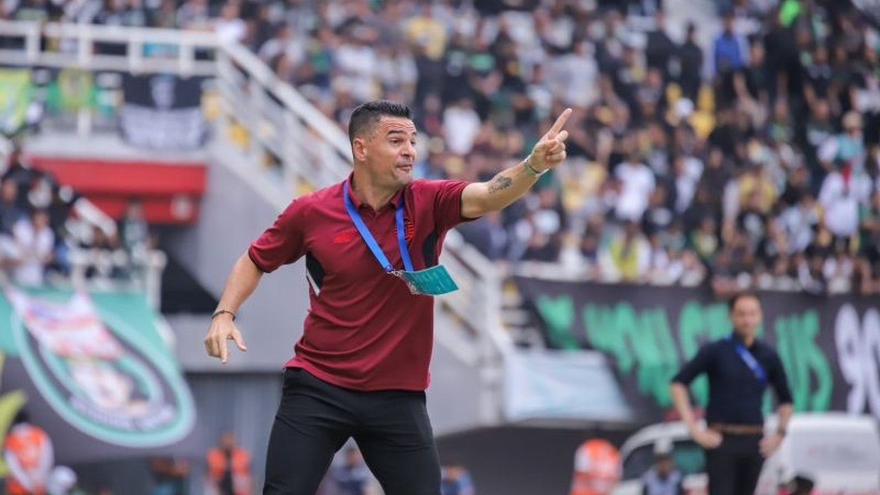 Absennya Jakmania akibat sanksi membuat Persija Jakarta harus mengeluarkan lebih dari 100 persen kemampuannya saat melawan Arema FC di kandang sendiri.