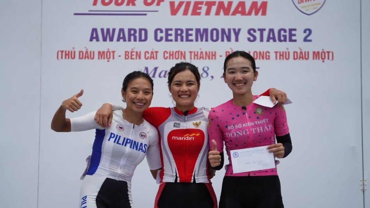 Ayustina Delia Priatna raih podium pertama klasifikasi poin sprint etape kedua Biwase Tour of Vietnam 2025, unggul atas pembalap Filipina dan Vietnam.