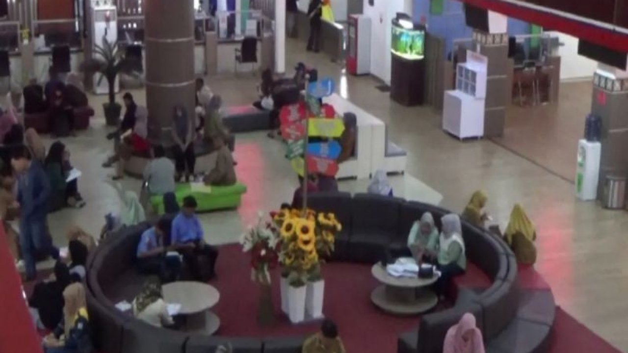 Mal Pelayanan Publik (MPP) Tabalong, Kalimantan Selatan tetap beroperasi normal selama Ramadhan 1446 H, melayani masyarakat dengan 24 konter yang tersedia.