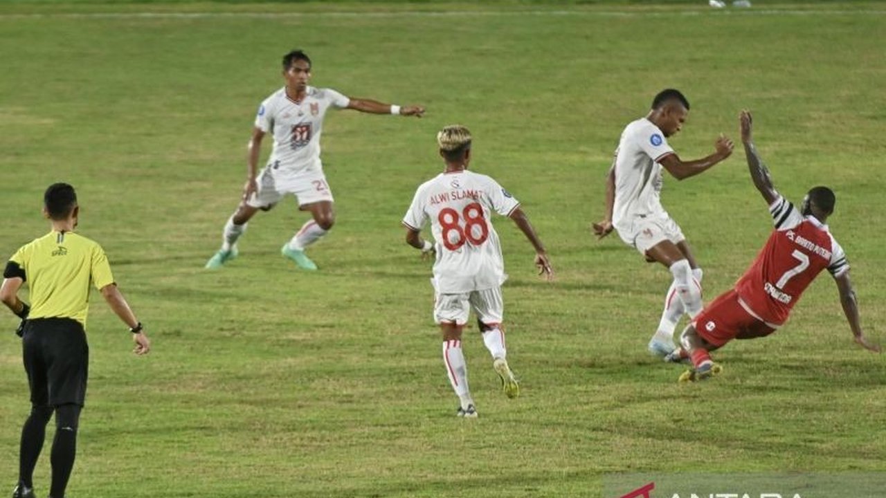 Laga pekan ke-26 Liga 1 antara Barito Putera dan Malut United berakhir imbang 1-1, berbagi poin di Stadion Demang Lehman, Martapura, Kalimantan Selatan.