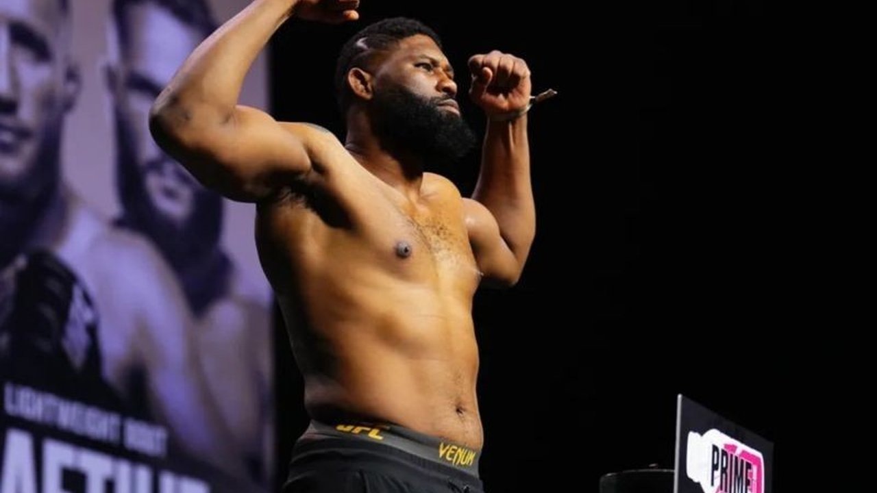 UFC resmi membatalkan laga kelas berat Curtis Blaydes vs Rizvan Kuniev di UFC 313 karena sakit yang dialami Blaydes, membuat total dua pertandingan harus dibatalkan.