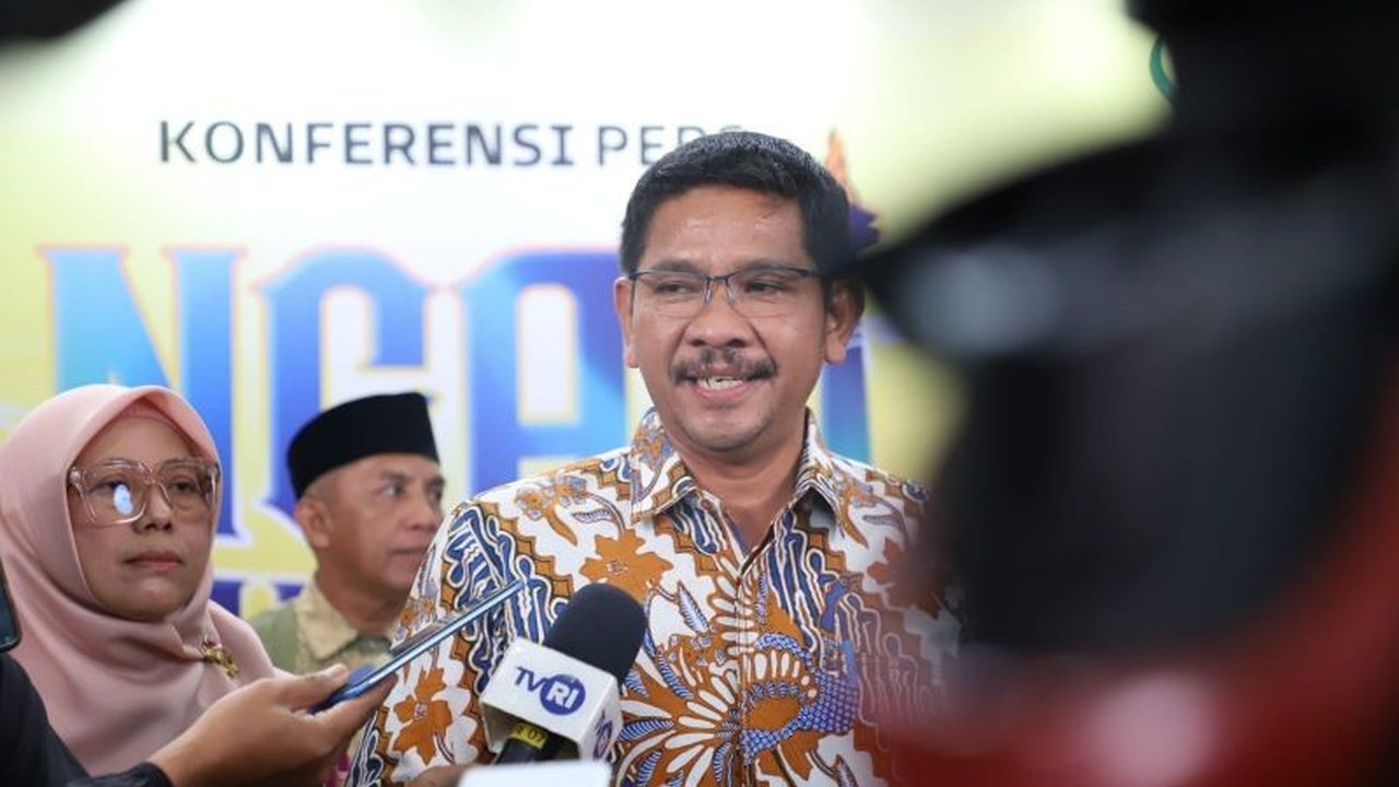 Kementerian Agama (Kemenag) meluncurkan program Kemenag Go Green: Green Theology, berupa safari kampanye dan lokakarya wakaf hutan untuk mengatasi perubahan iklim dan menjaga kelestarian lingkungan.