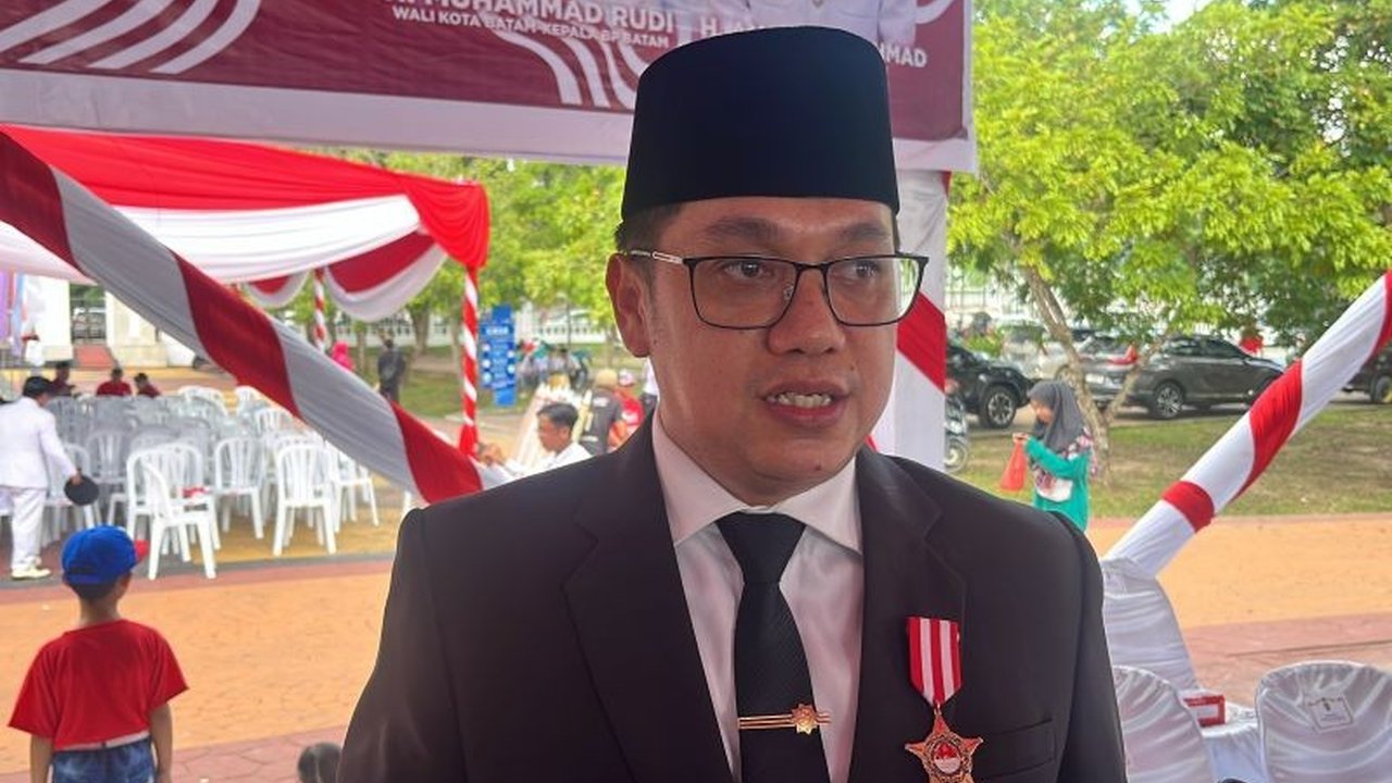 Dinas Penanaman Modal dan Pelayanan Terpadu Satu Pintu (DPMPTSP) Kota Batam akan menertibkan reklame, baliho, dan spanduk yang melanggar Perwako Nomor 50 Tahun 2024 untuk menciptakan tata ruang kota yang lebih rapi dan bersih.