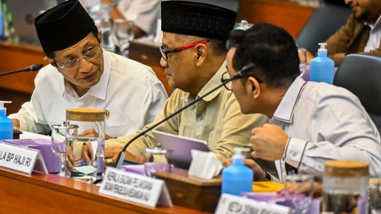 Ikatan Persaudaraan Haji Indonesia (IPHI) menolak wacana pembubaran BPKH dan mengusulkan revisi UU No. 34 Tahun 2014 untuk meningkatkan transparansi dan pengelolaan dana haji yang lebih berpihak pada jamaah.