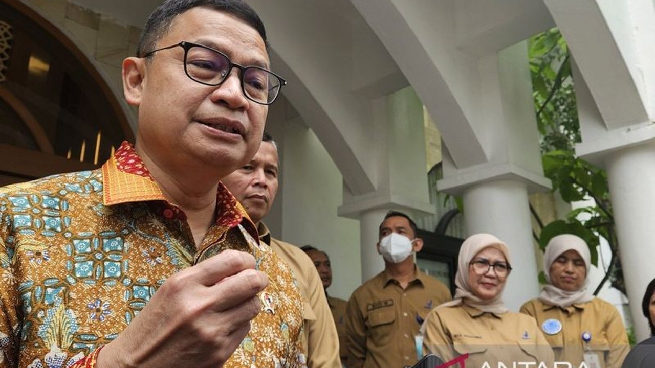 Kepala BPOM menjelaskan manfaat sujud dalam shalat bagi kesehatan otak, meningkatkan oksigenasi dan koneksi sinapsis sel saraf, serta memperkuat spiritualitas.