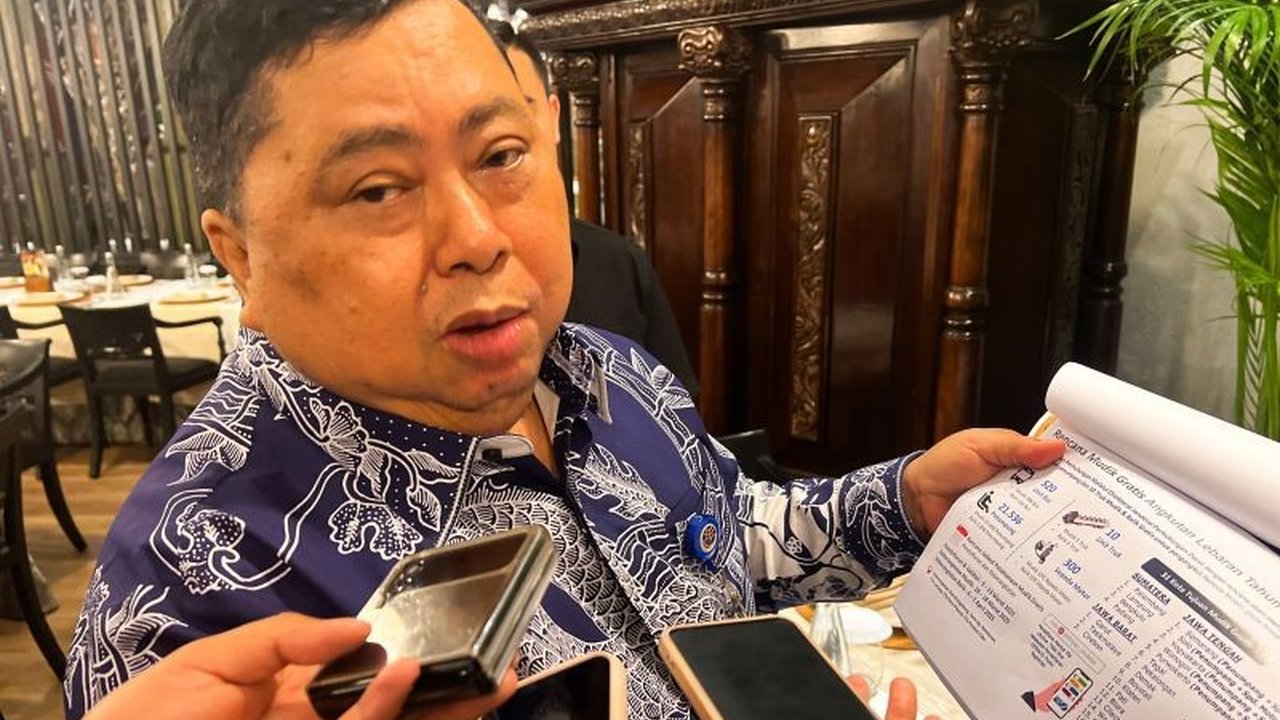 Kemenhub menyediakan 520 bus dan 300 kuota sepeda motor untuk program mudik gratis Lebaran 2025, melayani 31 kota tujuan dan 9 kota arus balik.