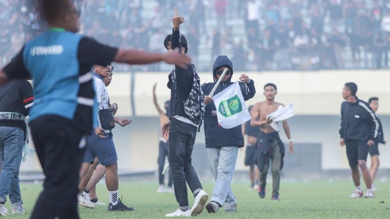 Manajemen Persela Lamongan menerima keputusan Komite Banding PSSI terkait kericuhan suporter di TSC, dan berfokus pada perbaikan manajemen suporter untuk masa depan.