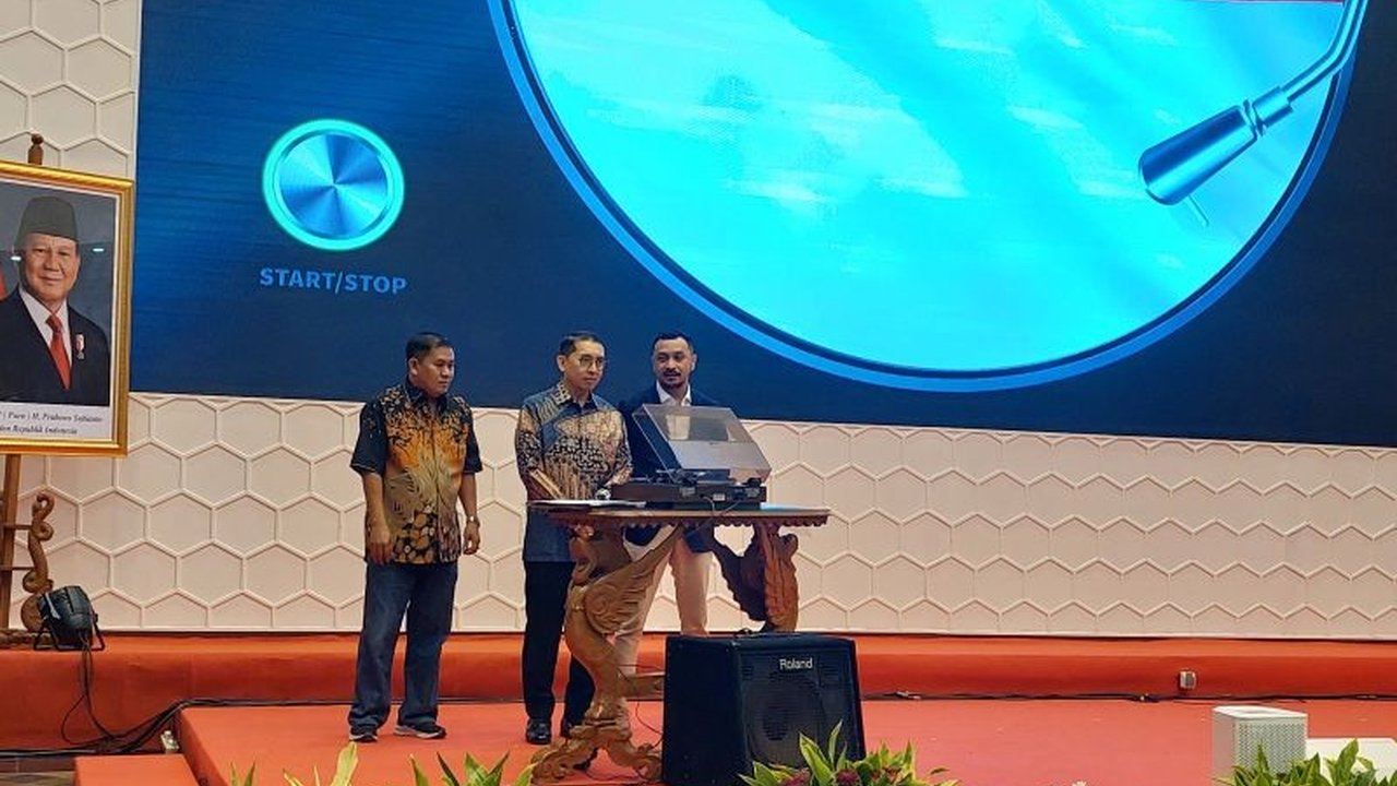 Menteri Kebudayaan Fadli Zon tekankan pentingnya pelestarian musik sebagai simbol persatuan dan warisan budaya Indonesia, ditandai peluncuran vinyl lagu Indonesia Raya.