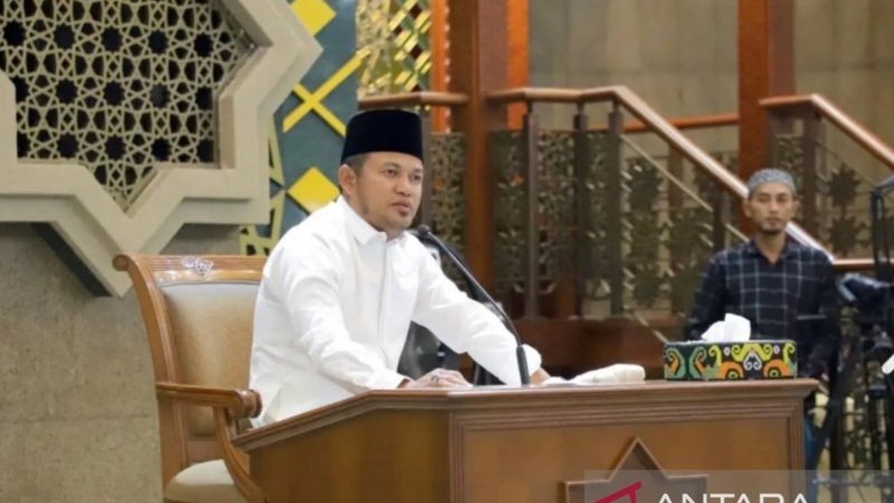 Gubernur Kaltim, Rudy Mas'ud, mendesak perusahaan daerah (perusda) untuk berinovasi dan meningkatkan pendapatan daerah yang dinilai masih belum optimal,  terutama karena ketergantungan pada pihak ketiga.
