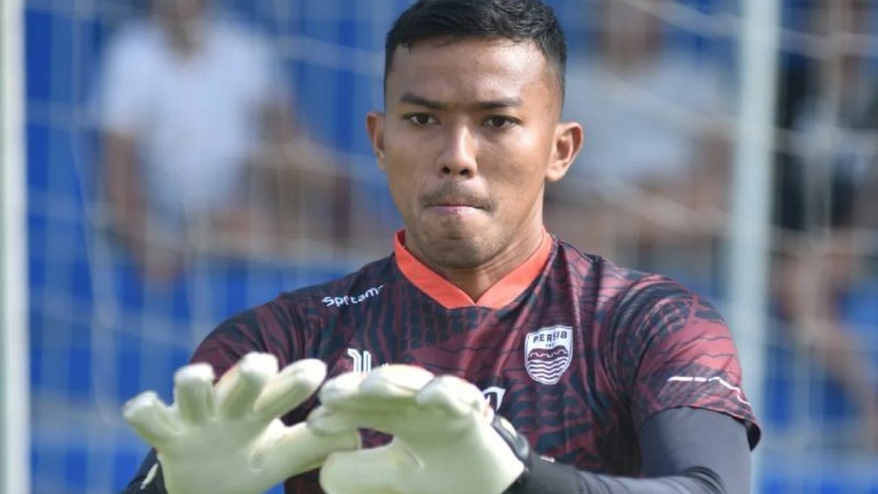 Penjaga gawang Persib, Teja Paku Alam, bertekad membawa pulang tiga poin dari kampung halamannya di Padang saat melawan Semen Padang, meskipun ia mengaku tim lawan memiliki kekuatan yang merata.