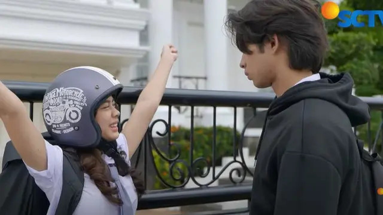 Cuplikan layar dalam sinetron Asmara Gen Z, Aqeela dan Mohan.