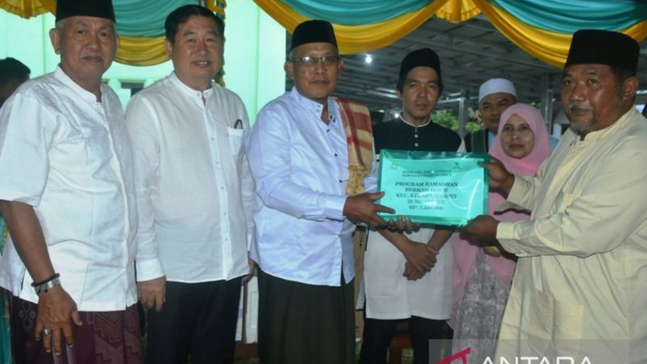 Meskipun mengalami penurunan dari tahun sebelumnya, Baznas Belitung Timur berhasil mengumpulkan zakat Rp327,22 juta dan menyalurkannya untuk membantu mustahik, terutama warga kurang mampu yang membutuhkan pengobatan.