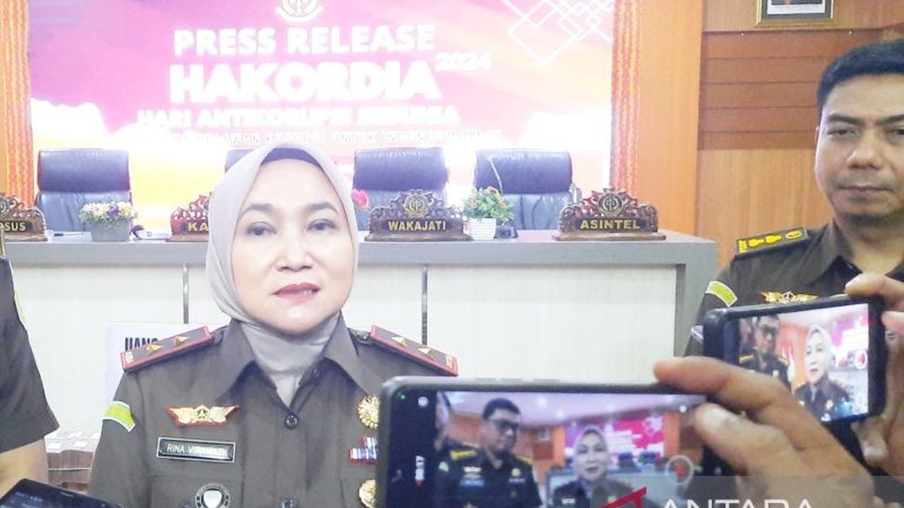 Kejaksaan Tinggi Kalimantan Selatan (Kejati Kalsel) berkomitmen mempertahankan predikat Wilayah Bebas dari Korupsi (WBK) dan meraih Wilayah Birokrasi Bersih Melayani (WBBM) pada 2025 melalui peningkatan integritas dan inovasi layanan.