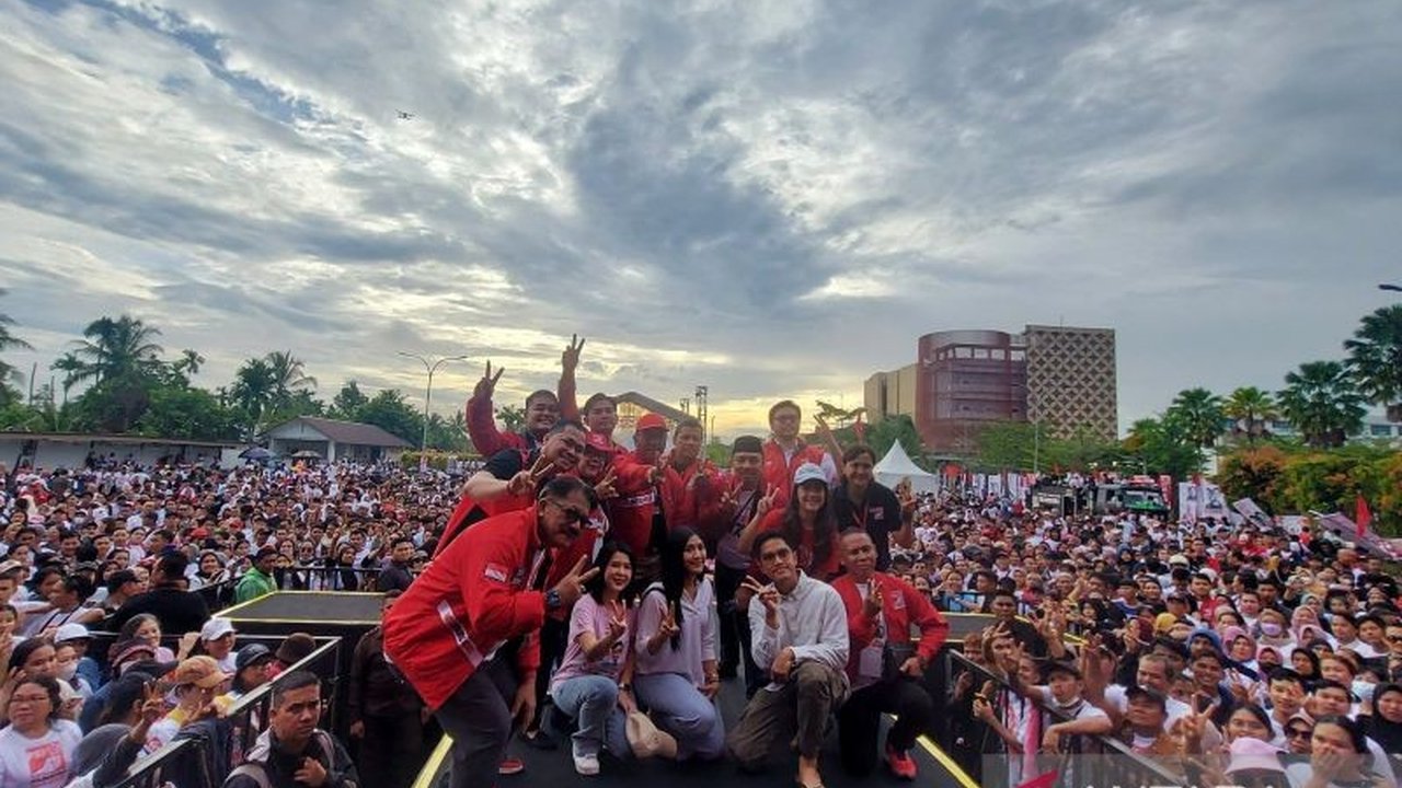 Pengamat politik menilai konsep Partai Solidaritas Indonesia (PSI) perorangan sebagai langkah modernisasi partai, lebih inklusif, dan selaras dengan visi Jokowi.