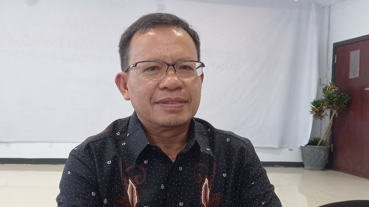 Perum Bulog Divre Sulutgo salurkan Cadangan Pangan Pemerintah Daerah (CPPD) untuk stabilisasi harga beras menjelang Lebaran 2025, mencegah lonjakan harga di 15 kabupaten dan kota di Sulawesi Utara.