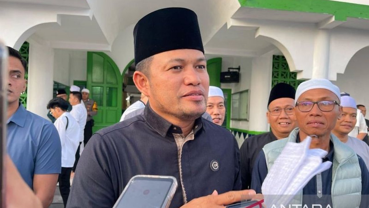 Gubernur Kaltim, Rudy Mas'ud, revitalisasi masjid se-Kaltim, fokuskan sebagai pusat layanan umat, termasuk fasilitas publik dan pendidikan non-formal, serta gagas program 'Gerakan Subuh Berjamaah'.
