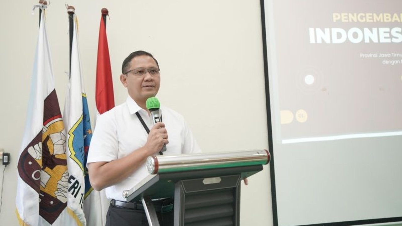 Dinas Pendidikan Jawa Timur resmi menghapuskan wisuda SMA/SMK untuk menekan biaya dan menciptakan momen kelulusan yang lebih bermakna dan merata bagi seluruh siswa.