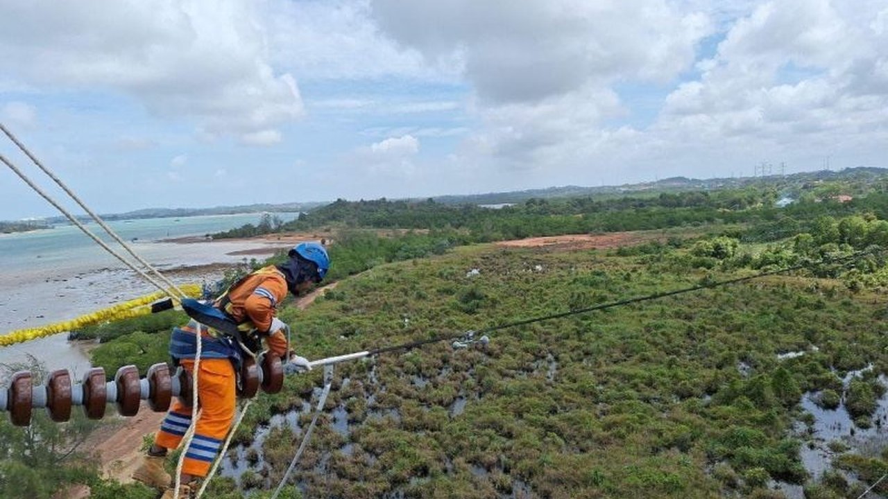 PT PLN (Persero) mengerahkan 69 ribu personel untuk memastikan pasokan listrik andal selama Ramadhan dan Idul Fitri 2025, dengan dukungan genset, UPS, dan armada pendukung.