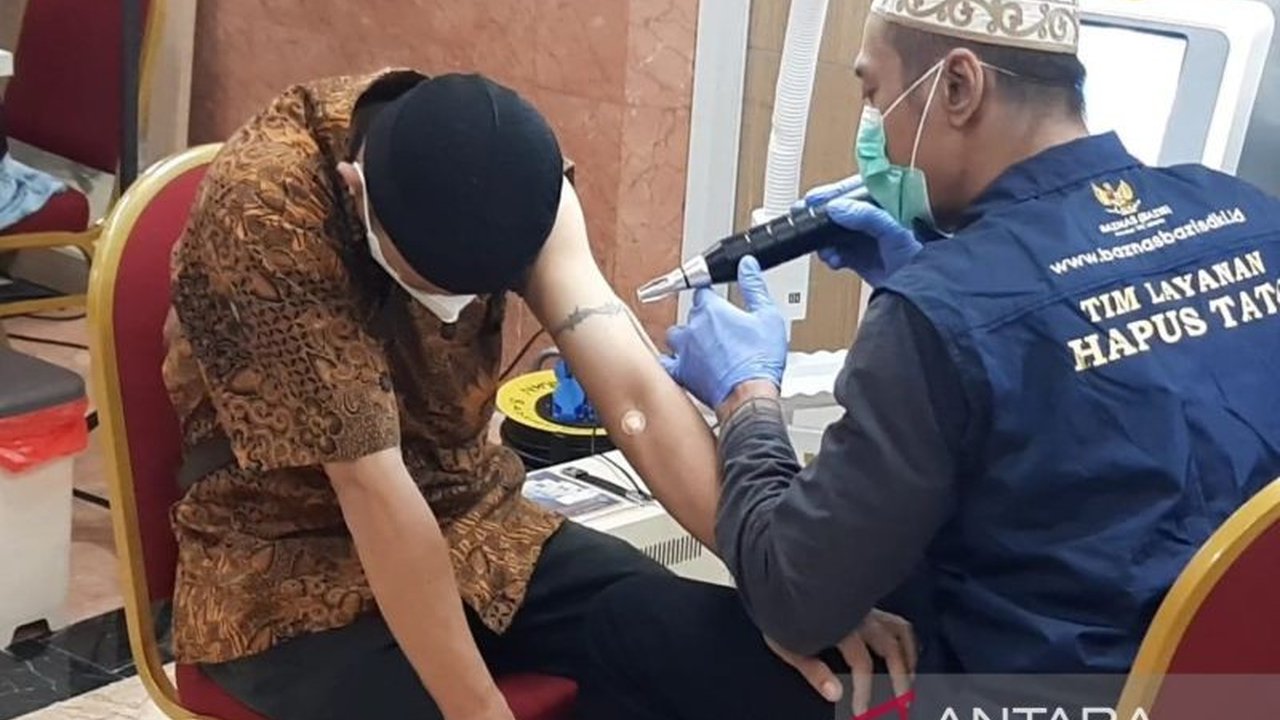 Program Layanan Hapus Tato Ramadhan Baznas DKI Jakarta tahun 2025 menargetkan 700 warga DKI Jakarta untuk menghapus tato mereka, meningkat 100 orang dari tahun sebelumnya.