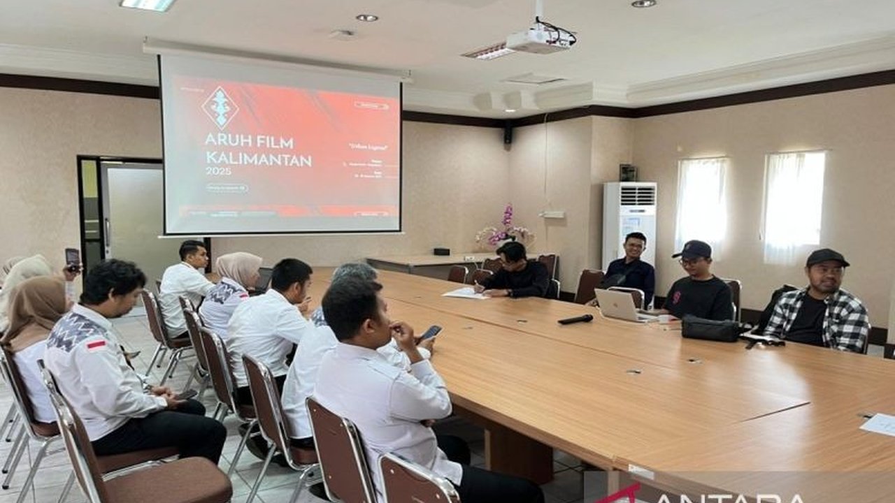 Dinas Pariwisata Kalimantan Selatan memberikan dukungan penuh terhadap Festival Aruh Film Kalimantan (AFK) 2025 untuk menghidupkan kembali industri perfilman daerah setelah terhenti akibat pandemi.