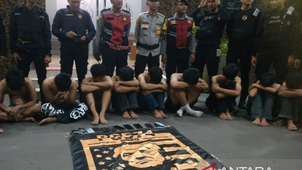 Polresta Cirebon menangkap 17 remaja yang terlibat tawuran di Kecamatan Sumber; polisi mengimbau orang tua dan aparat desa untuk meningkatkan pengawasan.