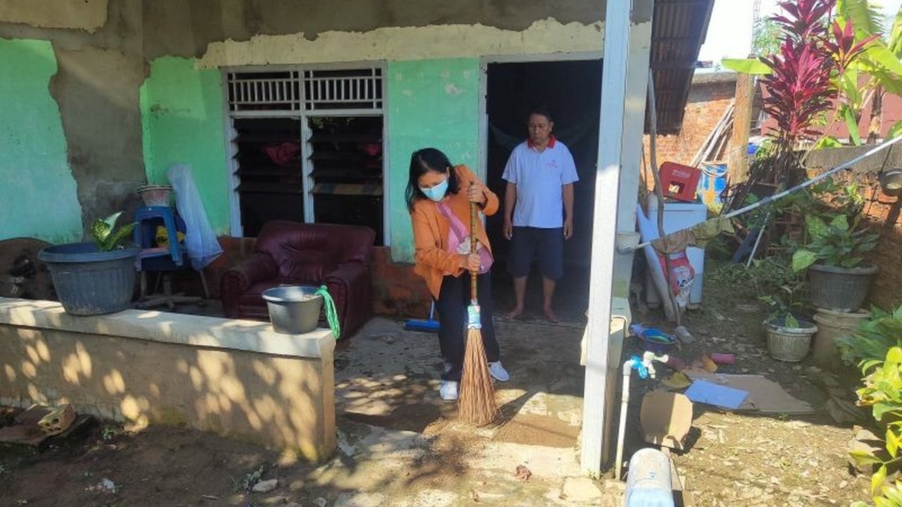 Aktivitas warga Palembang telah kembali normal setelah banjir akibat hujan deras pada Minggu (9/3), meskipun kekhawatiran akan hujan susulan dan perbaikan drainase masih menjadi perhatian.