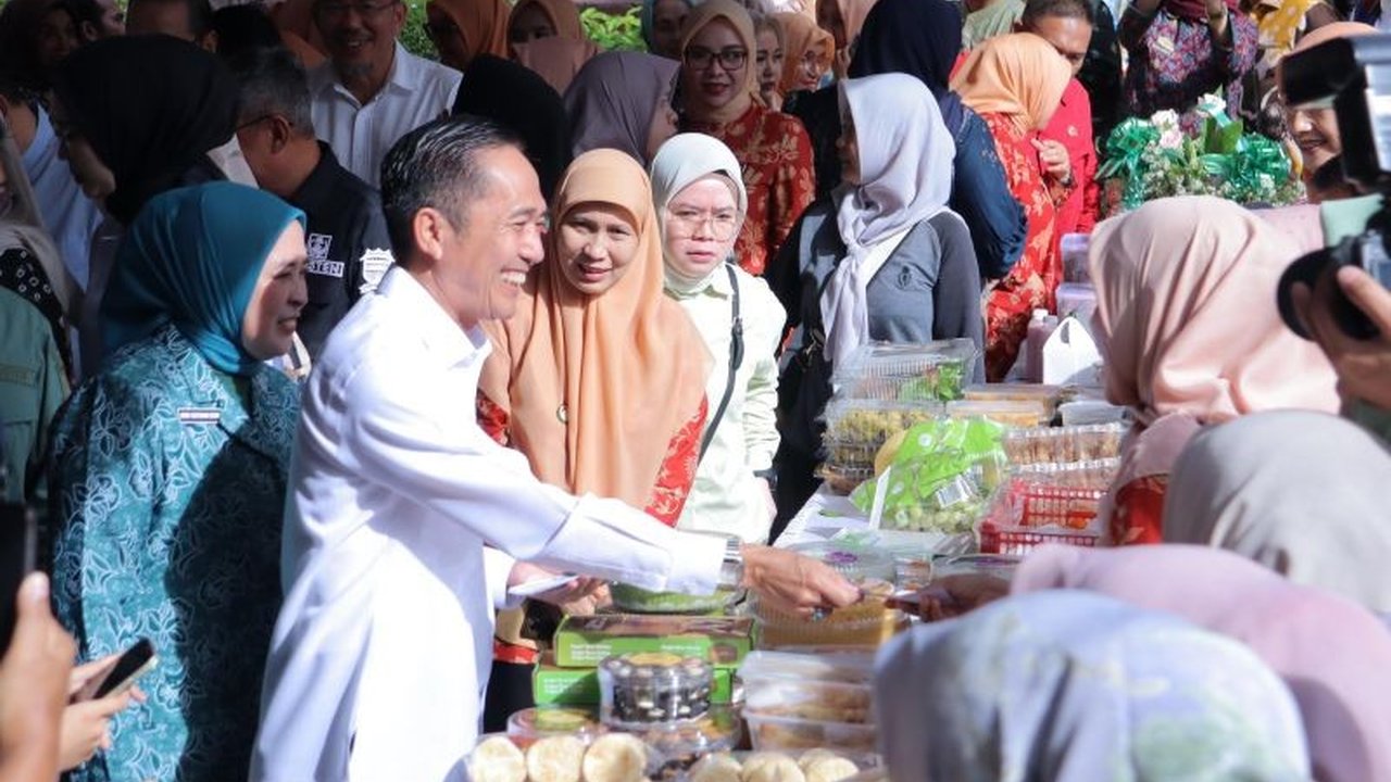 Wali Kota Palembang meminta pelaku UMKM beralih ke kemasan ramah lingkungan guna mengurangi sampah dan mencegah banjir yang kerap terjadi setelah hujan deras.