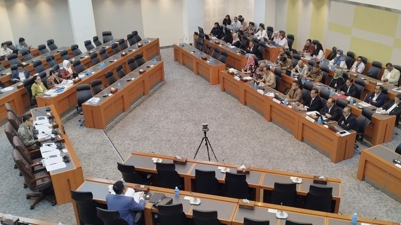 RUU Penyiaran: DPR Bahas Perubahan Mendalam di Era Digital