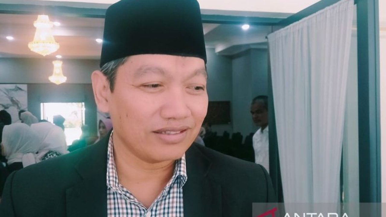 Pemerintah Provinsi NTB sedang menyusun payung hukum untuk program Desa Berdaya senilai Rp300 juta per desa/kelurahan, sebagai janji kampanye Gubernur dan Wagub terpilih.