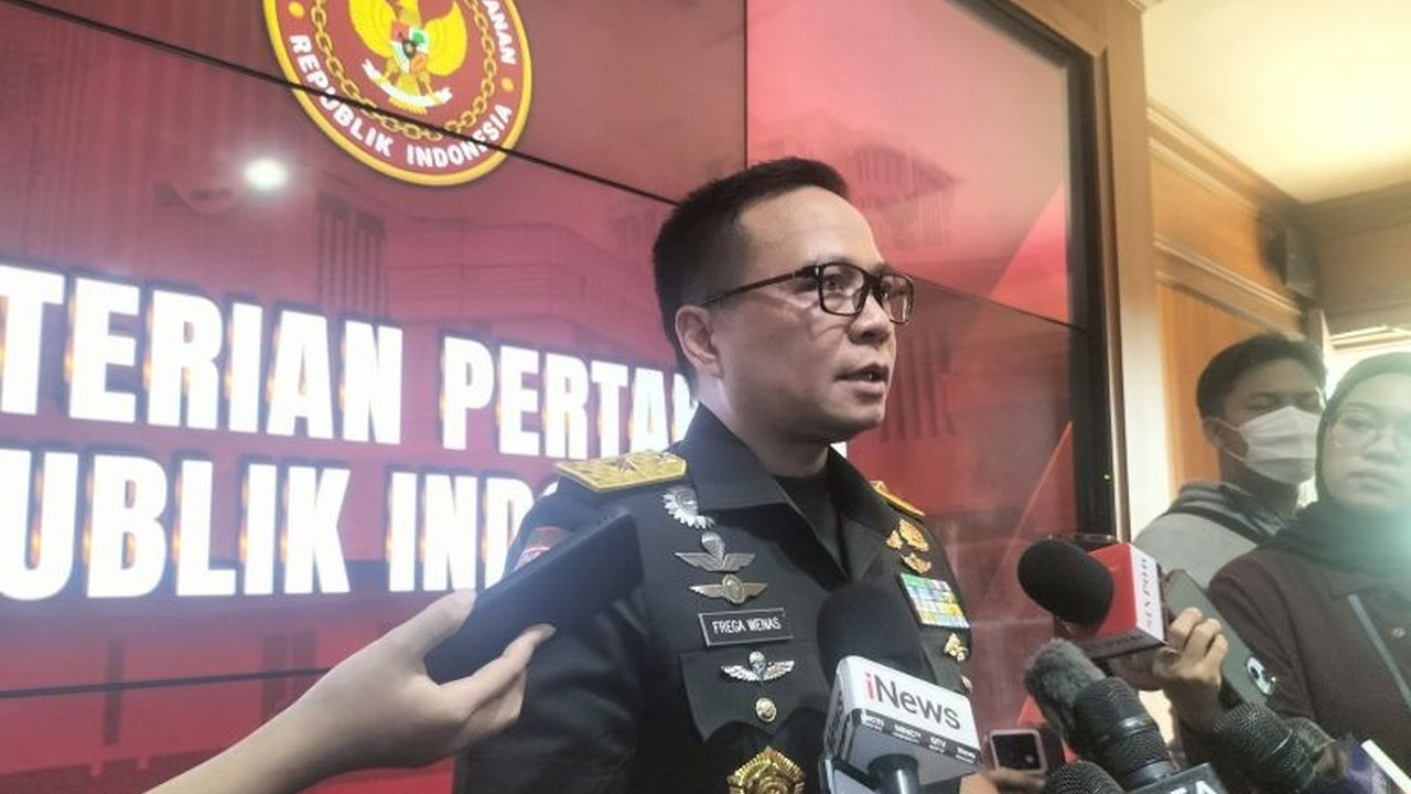 Kementerian Pertahanan RI dan Vietnam jalin kerja sama pengadaan persenjataan dan perlengkapan perang, termasuk pesawat dan helikopter, serta patroli laut untuk keamanan regional.