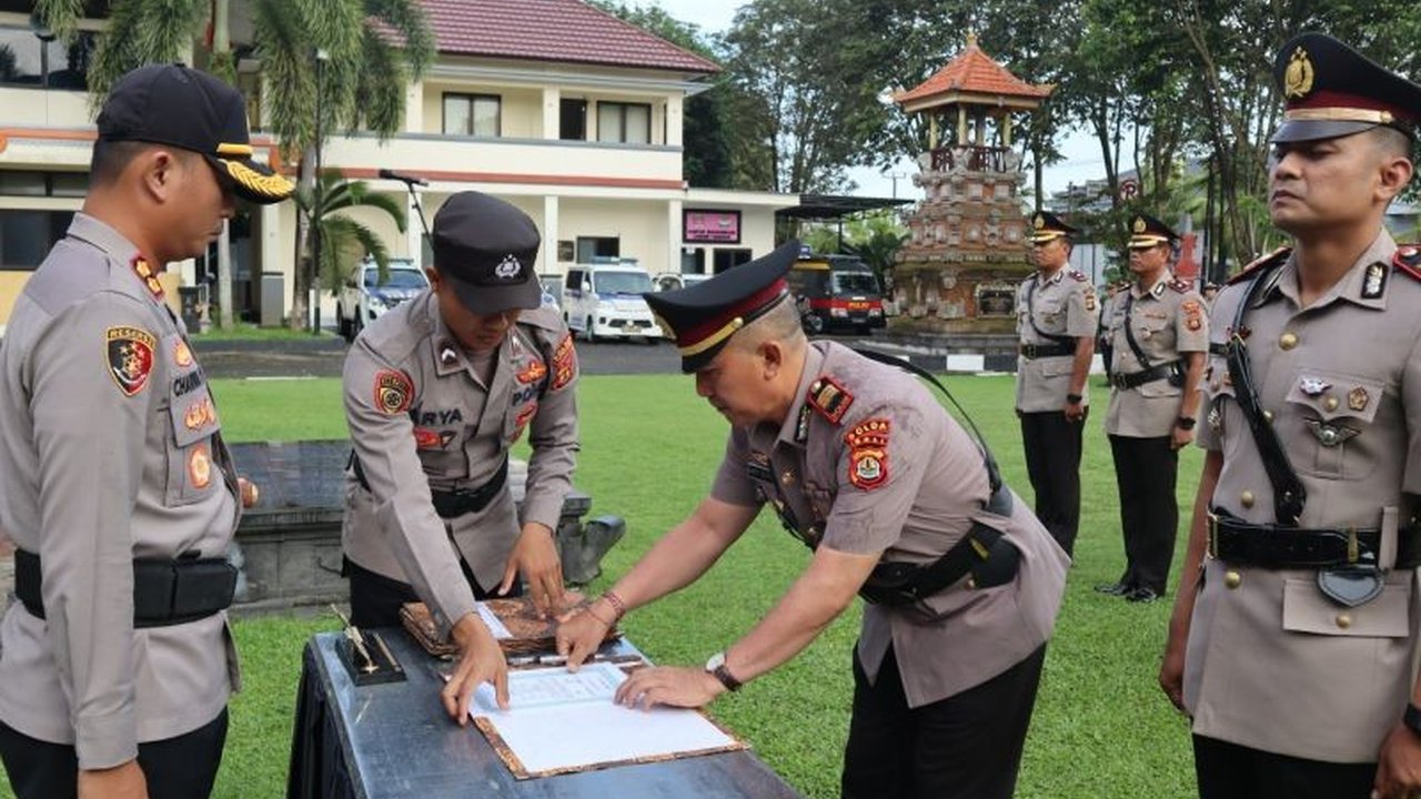 Tiga Kapolsek di Tabanan, Bali, resmi berganti kepemimpinan dalam upacara serah terima jabatan (sertijab) yang dipimpin langsung oleh Kapolres Tabanan, AKBP Chandra Citra Kesuma.