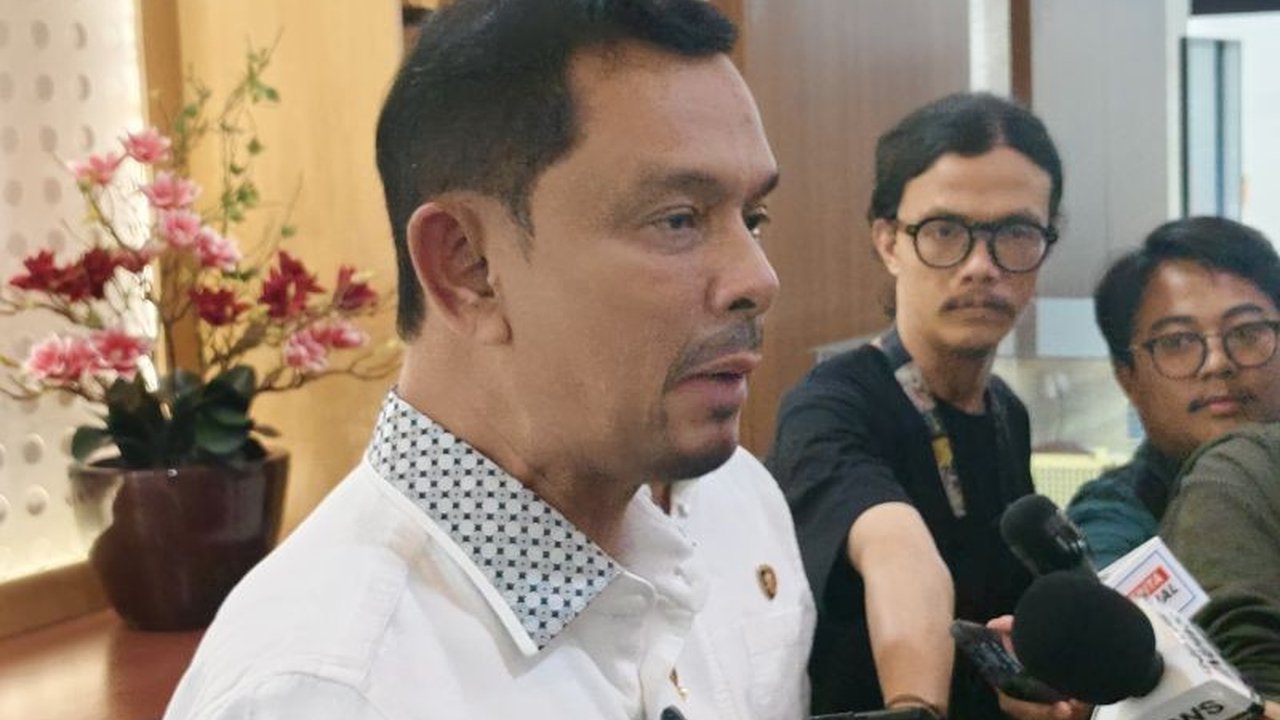 Bareskrim Polri menetapkan Direktur Persiba Balikpapan, Catur Adi Prianto, sebagai bandar narkoba di Kalimantan Timur setelah pengungkapan peredaran narkoba di Lapas Balikpapan.