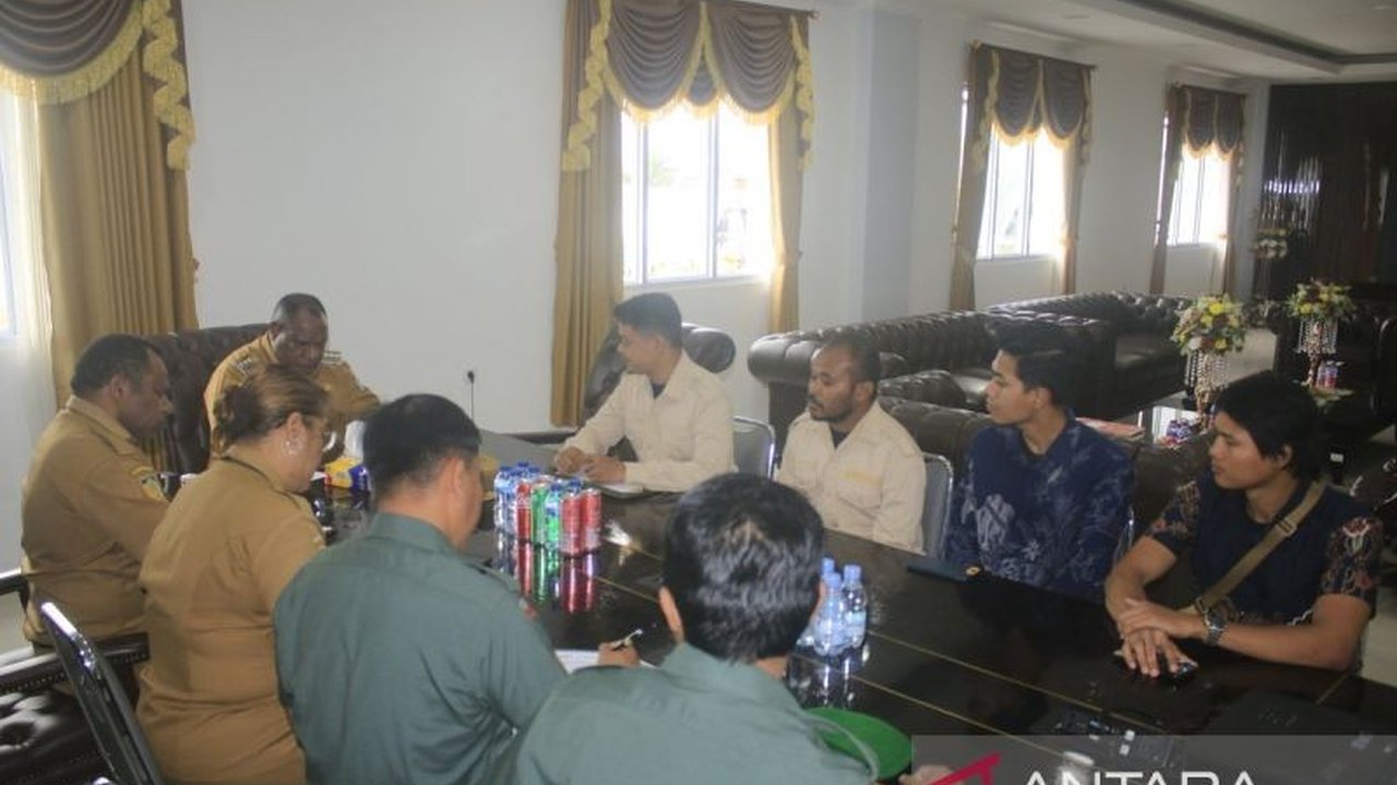 Badan Gizi Nasional memastikan 15.000 pelajar di Wamena, Kabupaten Jayawijaya, Papua Pegunungan akan mendapatkan Makan Bergizi Gratis (MBG) melalui program yang dijalankan secara bertahap.