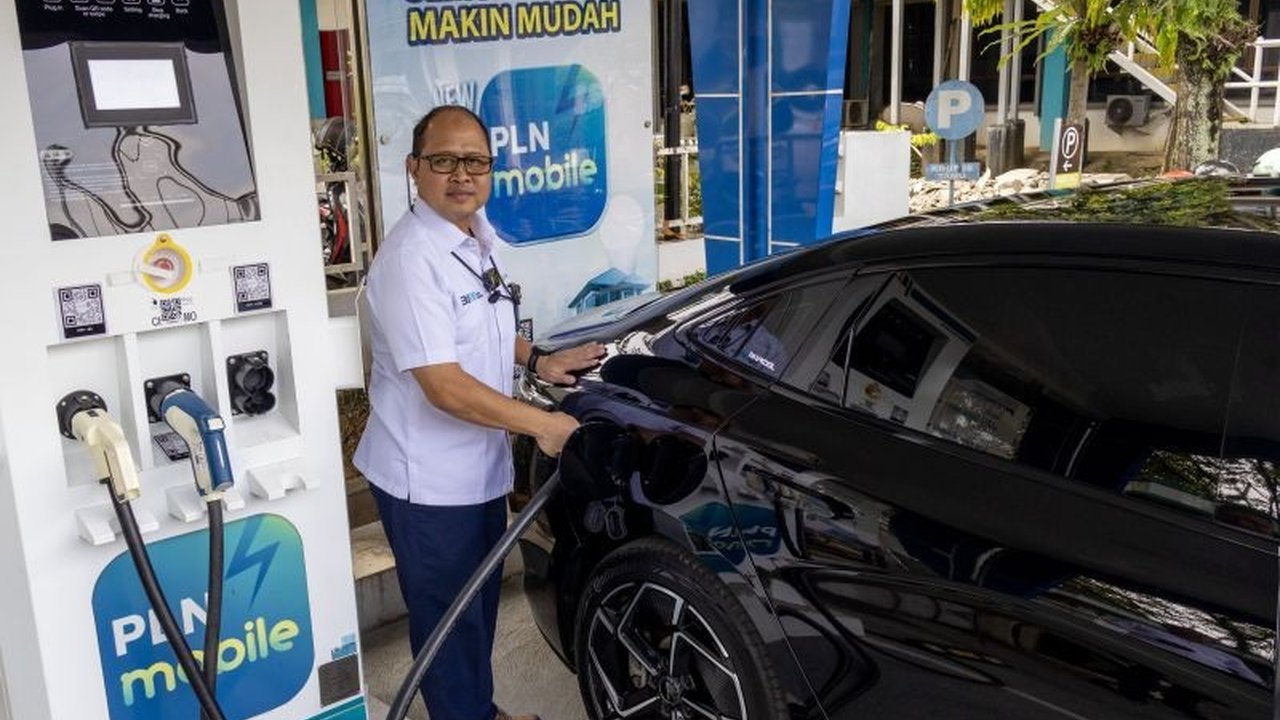 PLN UID Sumatera Barat membentuk tim khusus untuk memastikan keandalan listrik selama Idul Fitri, terutama dengan potensi cuaca ekstrem dan lonjakan penggunaan kendaraan listrik.