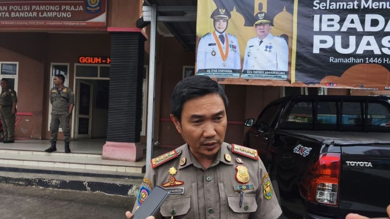 Satpol PP Bandarlampung menemukan sejumlah tempat hiburan malam masih beroperasi di bulan Ramadhan, meskipun telah ada surat edaran larangan dari Pemkot.
