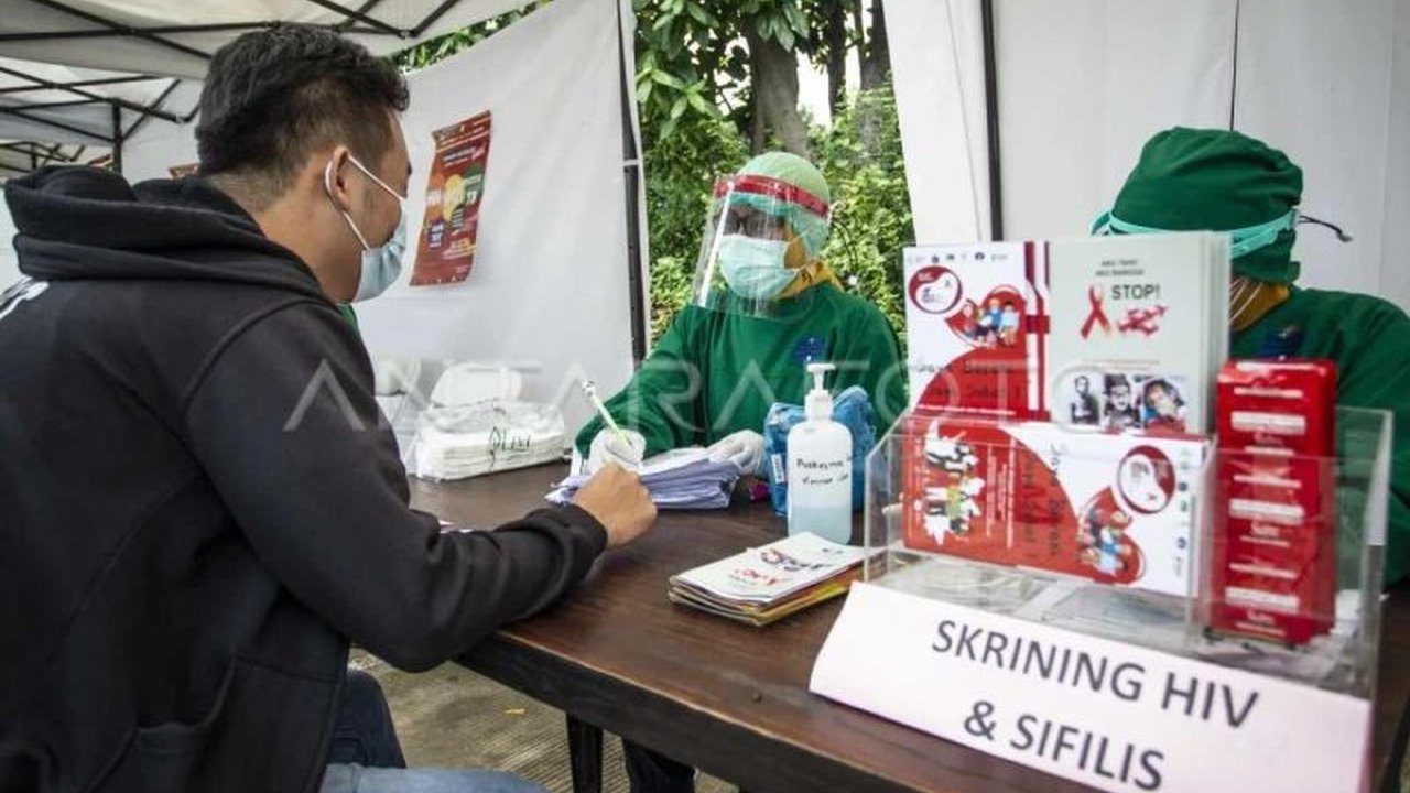 Direktur Klinik Pratama USK mengungkapkan rendahnya kesadaran masyarakat dan stigma negatif menjadi penyebab sepinya peminat layanan skrining HIV gratis di Banda Aceh, yang telah tersedia sejak 2024.