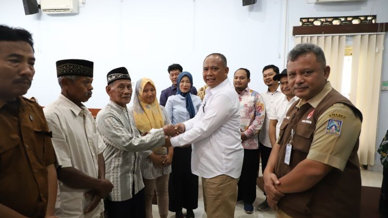 Pemerintah Kabupaten Sleman menyerahkan bantuan keuangan senilai Rp92,6 juta kepada 18 kepala keluarga (KK) yang menjadi korban bencana alam di wilayahnya pada Januari-Februari 2025.
