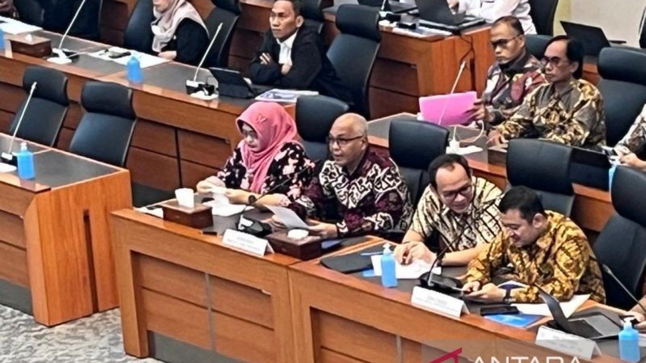 Direktur Utama ANTARA melihat positif usulan penggabungan tiga lembaga penyiaran, namun perlu pengaturan model dan peta jalan yang jelas untuk memastikan efektivitas dan efisiensi.