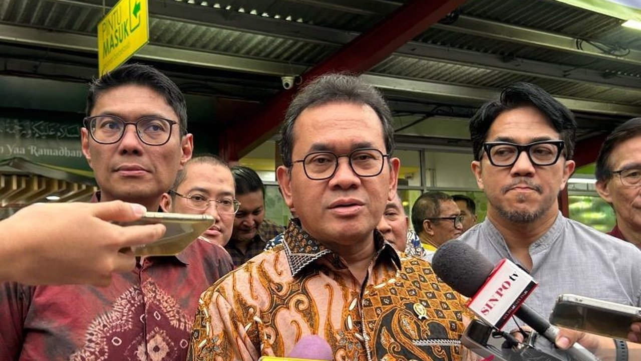 Mendag Budi Santoso mendukung rencana ekspor telur ayam ras ke Amerika Serikat, melihat surplus produksi dalam negeri yang cukup signifikan untuk memenuhi kebutuhan nasional dan ekspor.