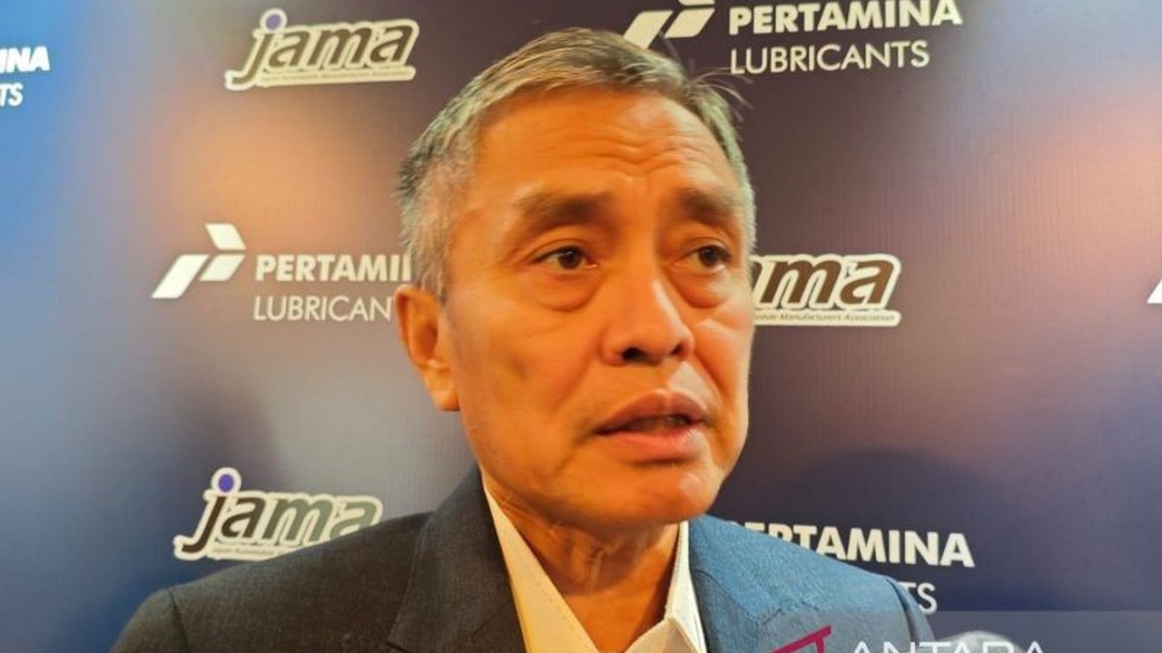 Pertamina Lubricants tetap optimis terhadap pasar pelumas di Indonesia meskipun tren kendaraan listrik (EV) meningkat, karena dominasi kendaraan bermesin pembakaran internal (ICE) dan diversifikasi bisnis.