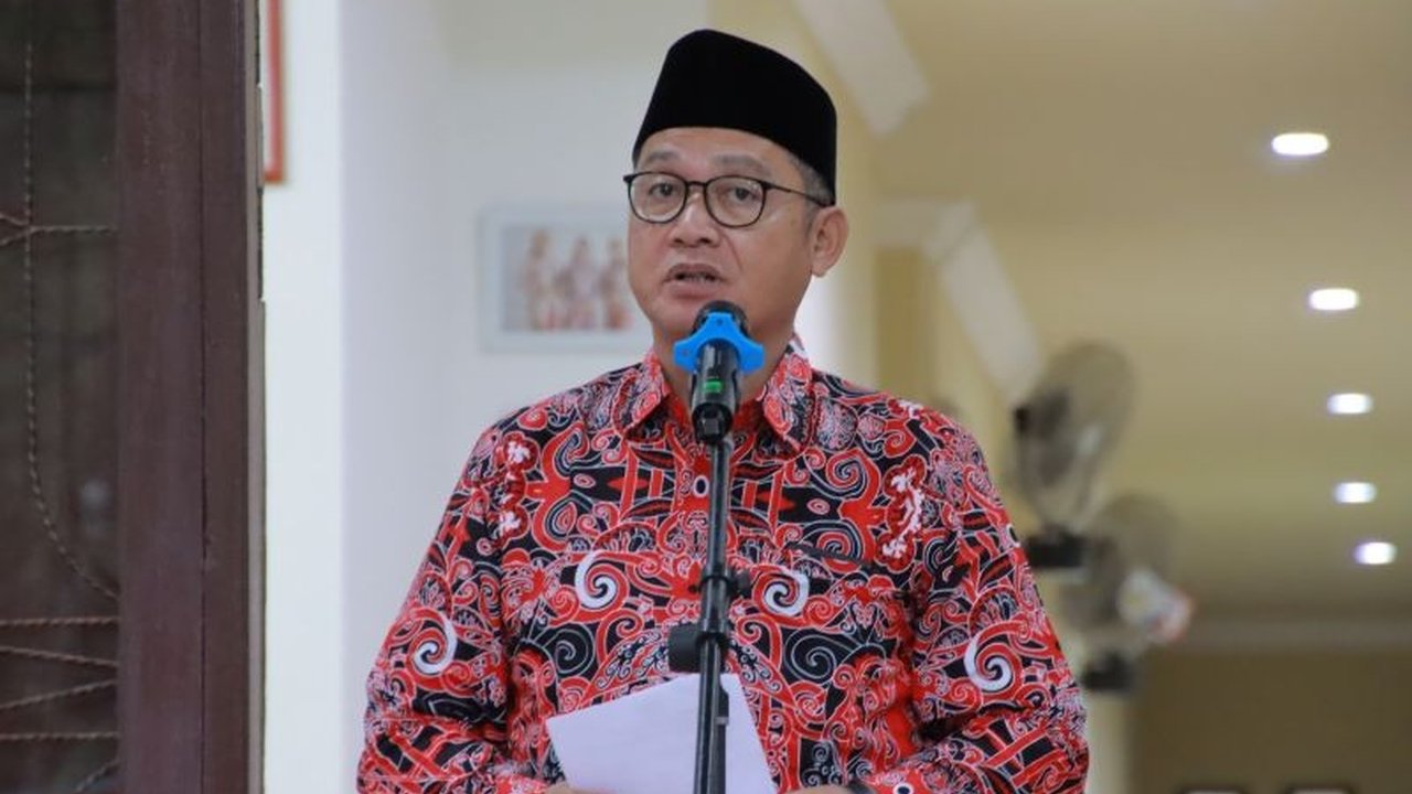Pemerintah Kabupaten Bengkayang mengurangi kegiatan seremonial dan biaya perjalanan dinas untuk efisiensi anggaran dan fokus pada program prioritas, termasuk layanan publik.