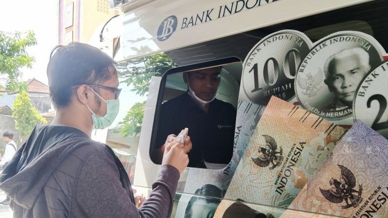 Bank Indonesia (BI) Bali berkolaborasi dengan perbankan untuk menyediakan layanan penukaran uang baru pecahan kecil kepada masyarakat jelang Lebaran 2025 melalui berbagai metode, termasuk aplikasi PINTAR.