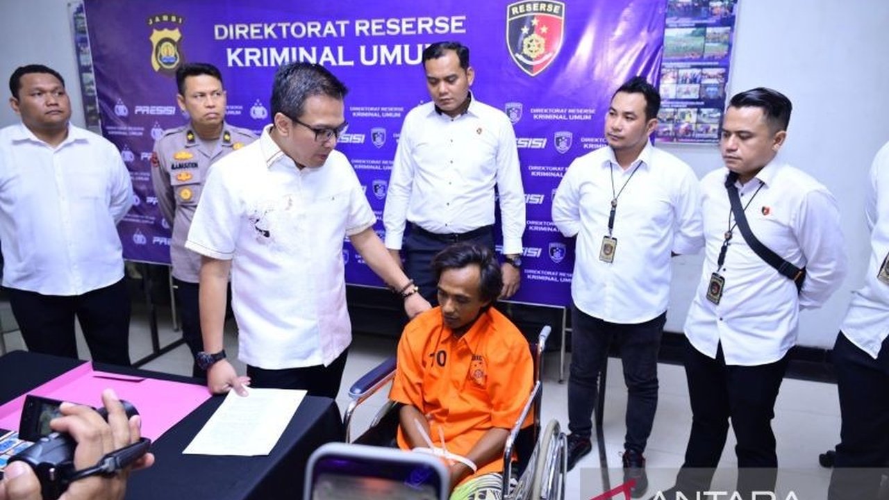 Polda Jambi berhasil menangkap Ali Ikhsan, DPO terakhir kasus pembunuhan sopir travel di Tanjab Barat, setelah sebelumnya dua pelaku lain telah ditangkap; pelaku terpaksa ditembak karena melawan saat penangkapan.