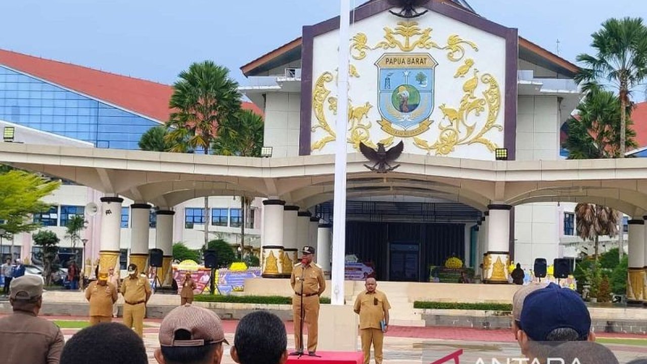 Gubernur Papua Barat Tekankan Pentingnya Kedisiplinan ASN untuk Optimalkan Pelayanan Publik