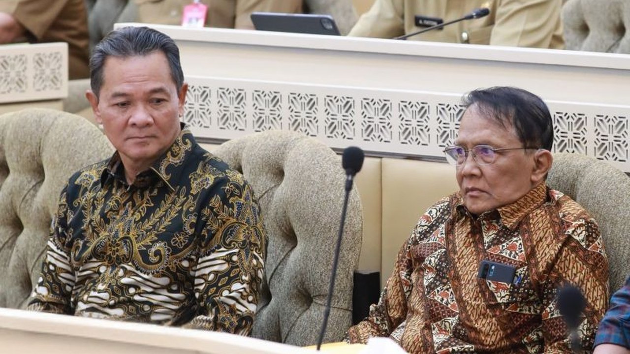 Ketua DKPP Heddy Lugito meminta KPU dan Bawaslu segera mengganti penyelenggara pemilu yang diberhentikan karena melanggar kode etik, demi mencegah pelanggaran serupa dalam Pemungutan Suara Ulang (PSU).